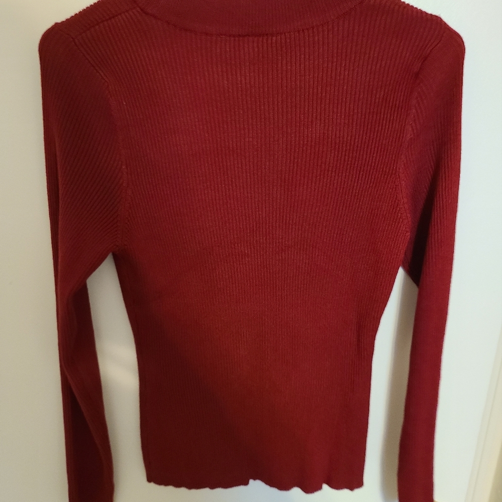 Red sweater - Picture 2 of 3